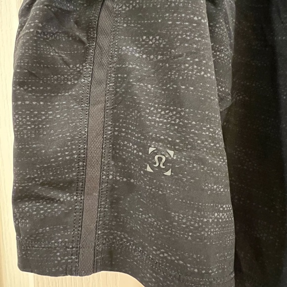 Black and gray lululemon shorts - Picture 3 of 5